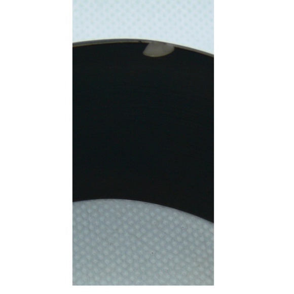 Fashionable plastic bangle bracelets - Picture 5 of 5